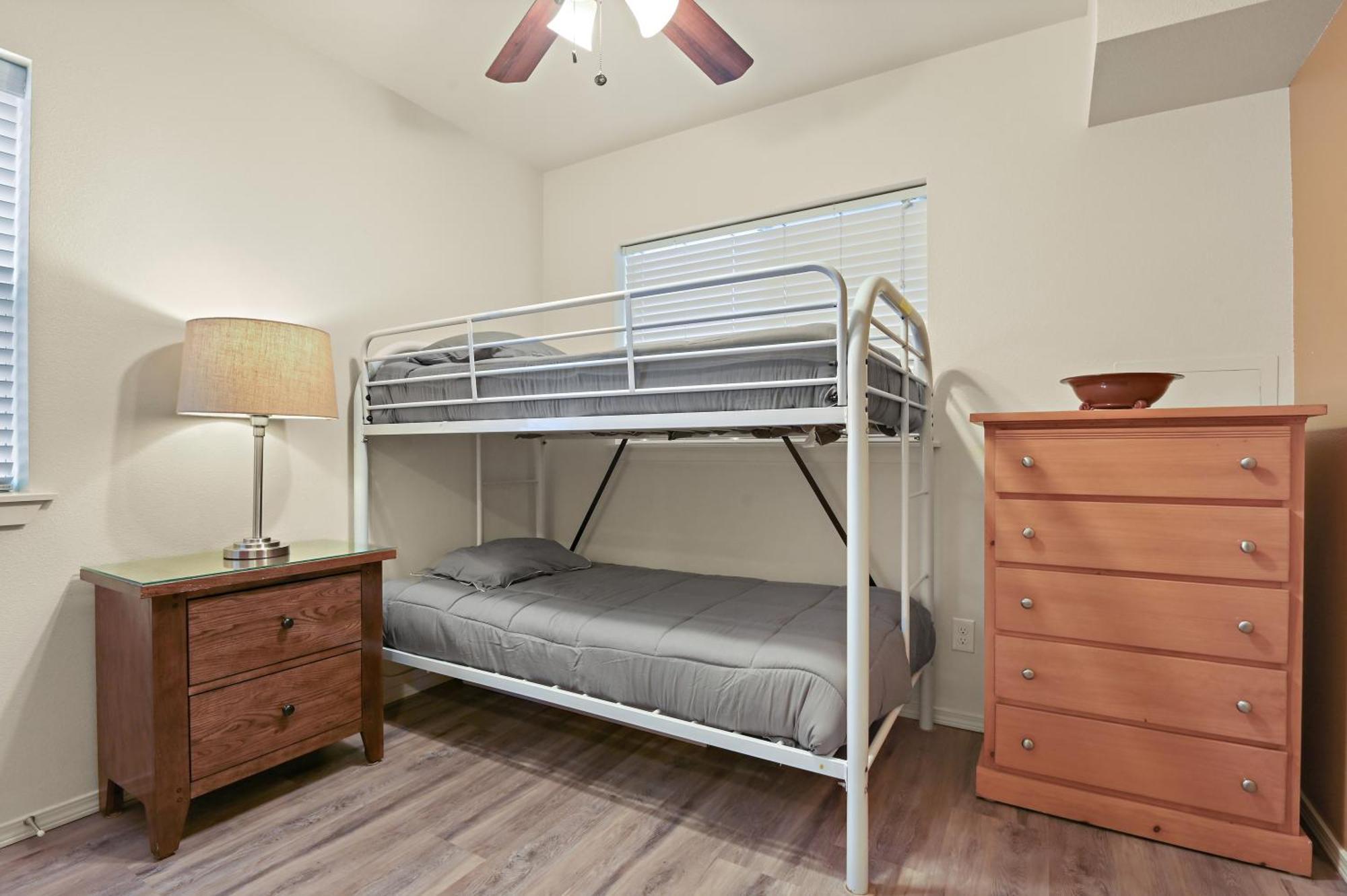 Maple Leaf Manor Suites Spokane Bagian luar foto