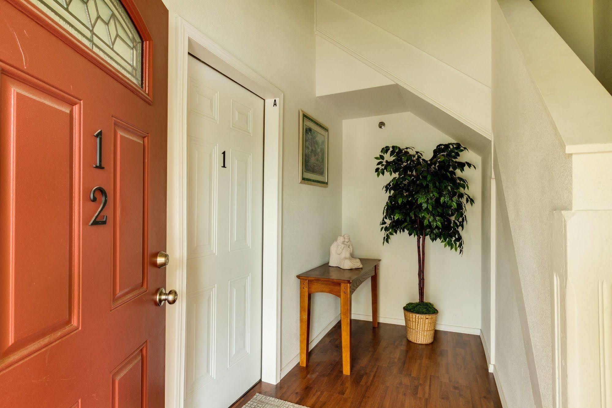 Maple Leaf Manor Suites Spokane Bagian luar foto